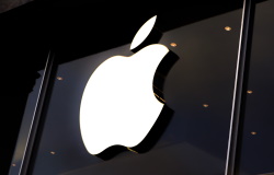 Apple Logo c Laurenz Heymann Unsplash